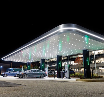 Plug 'Er In!: Public EV charging is finally experiencing a growth spurt
