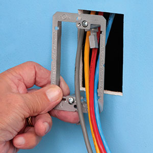 Arlington Industries’ LV1M Single-Gang Mounting Bracket